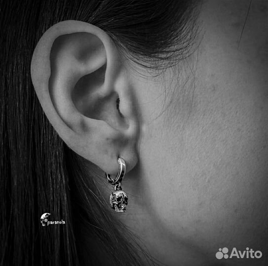 Серьги с черепами