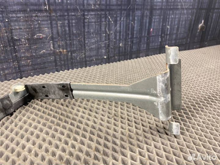 Крепление аккумулятора Bmw X5 E70 N62 2007