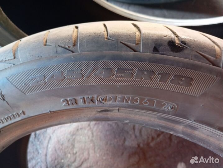 Bridgestone Potenza RE002 Adrenalin 245/45 R18