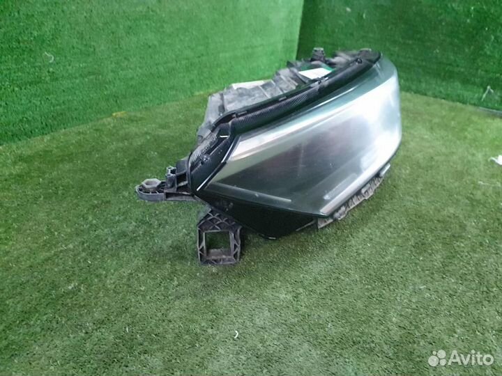 Фара левая Volkswagen Polo