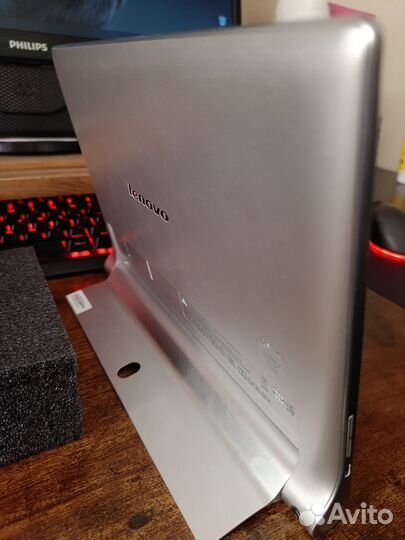 Планшетный компьютер Lenovo Yoga Tablet 2 - 1050L