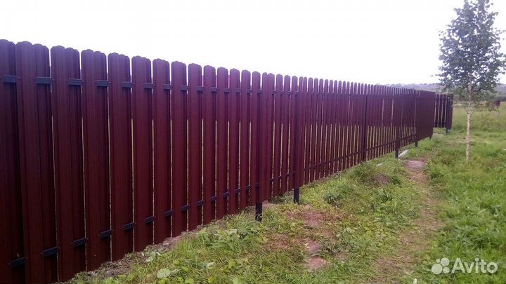 Забор из евроштакетника на заказ