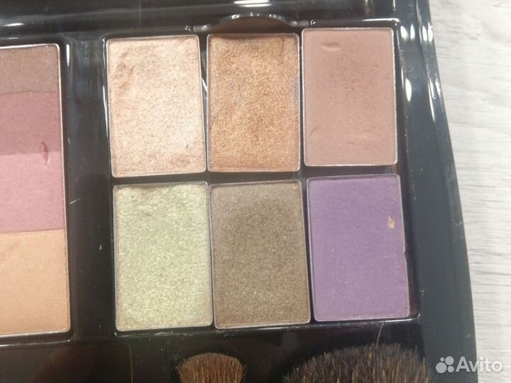 Палетка с косметикой Мэри Кэй