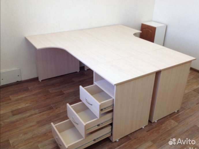 Столы офисные с тумбами новые