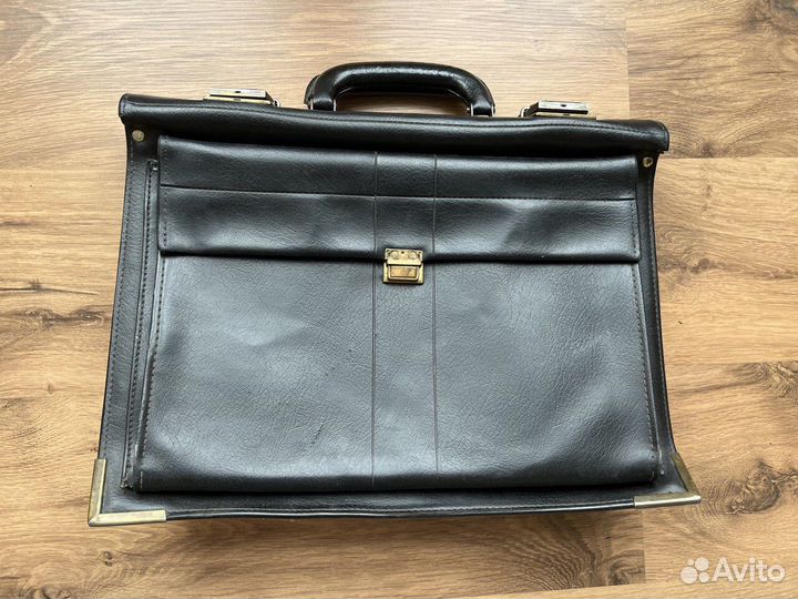 Портфель, дипломат