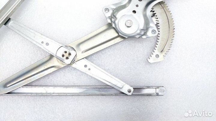 Стеклоподъемник передний правый Mitsubishi
