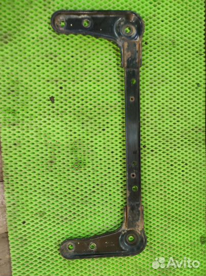 Планка подрамника Renault Megane 2