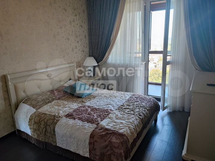 2-к. квартира, 65 м², 13/17 эт.