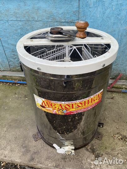 Медогонка 3-х рамочная необорот. Чепко и Ч