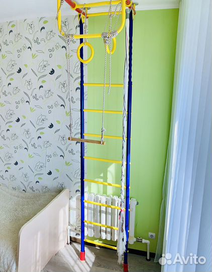 Шведская стенка + батут