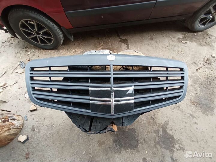 Решетка переднего бампера мерседес 221 рестайл