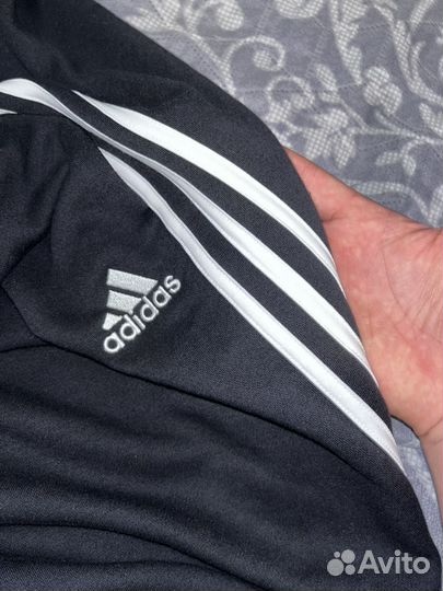 Спортивные штаны adidas широкие