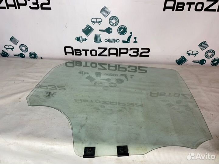 Стекло двери заднее правое Renault Duster K4MA606