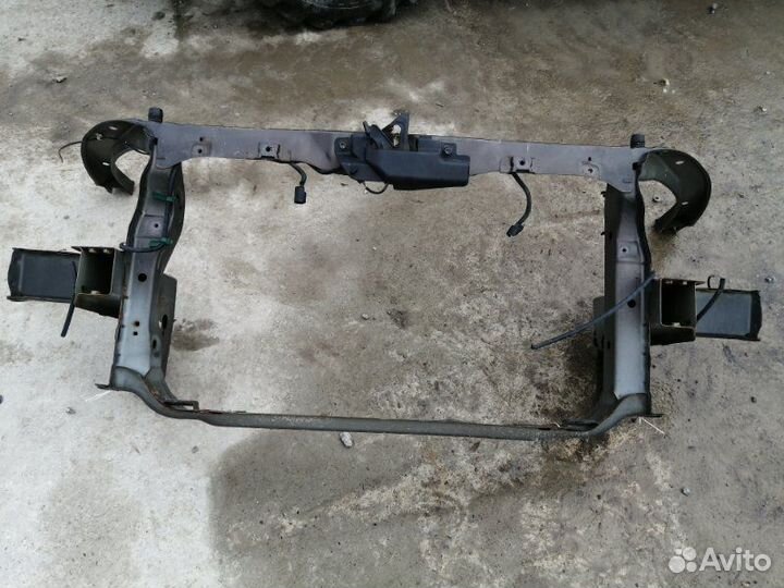 Рамка радиатора Honda Stream RN6