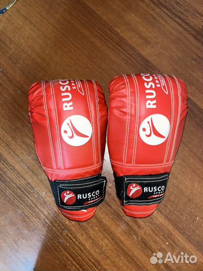 Боксерские перчатки