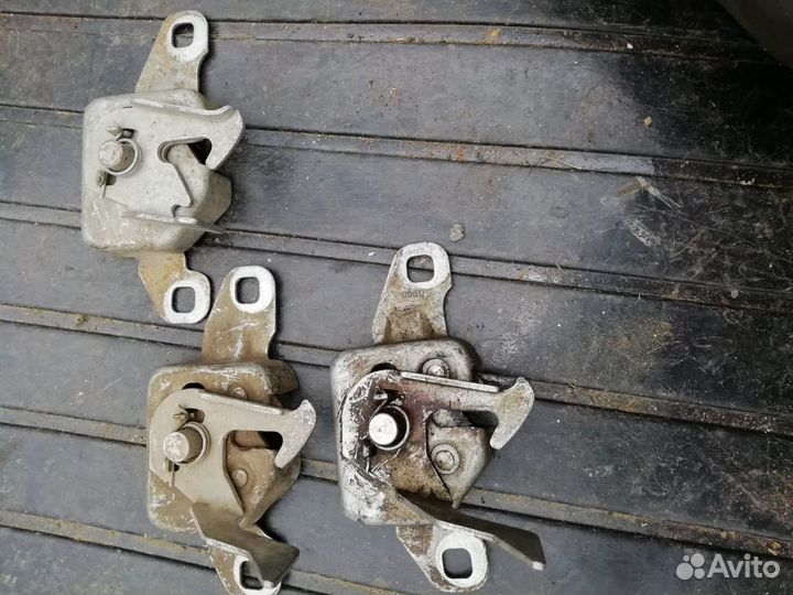 Замок капота Рено Логан 1