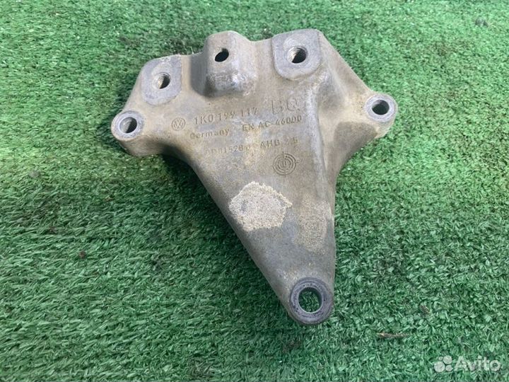 Кронштейн двс и кпп Volkswagen Golf хетчбек BSE