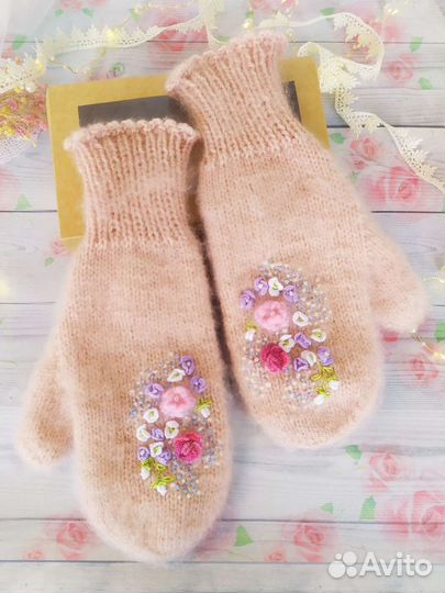 Варежки вязаные с вышивкой тёплые и пушистые