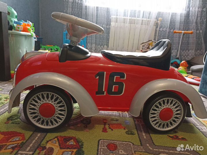 Машинка каталка толокар с ручкой