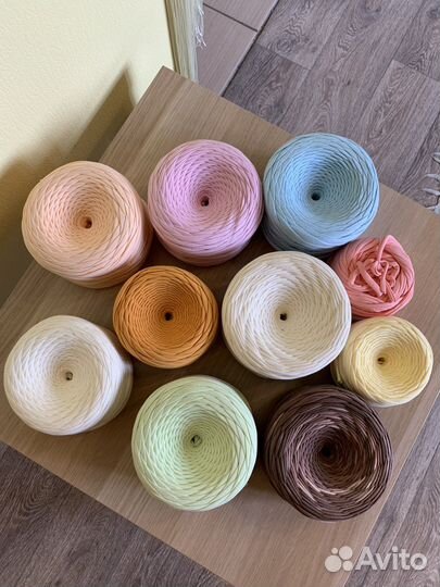 Трикотажная пряжа Мята + деревяные донышки