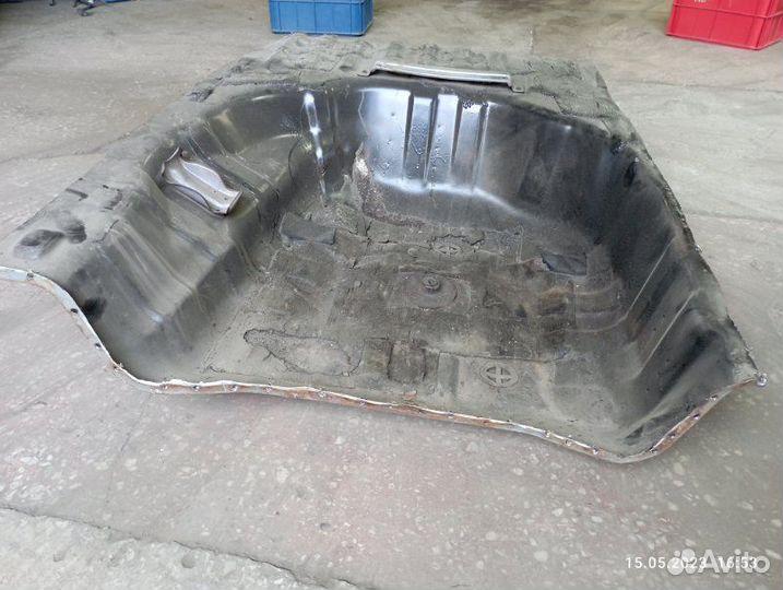 Ванна багажника Mitsubishi Galant EA1A 4G93 1999