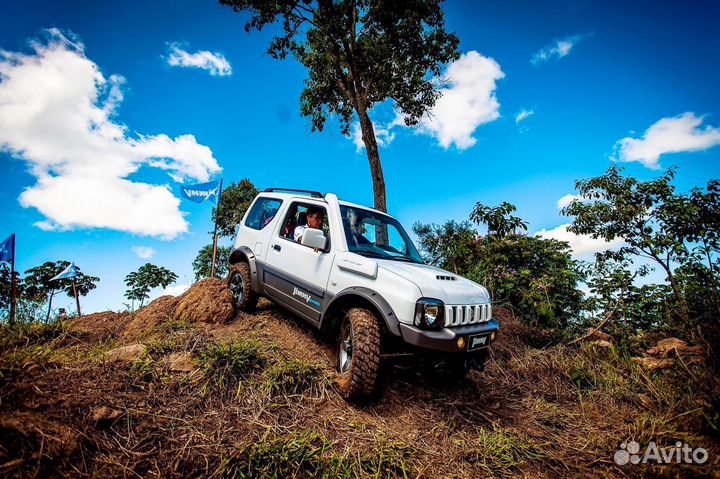 Лобовое стекло Suzuki Jimny Wide