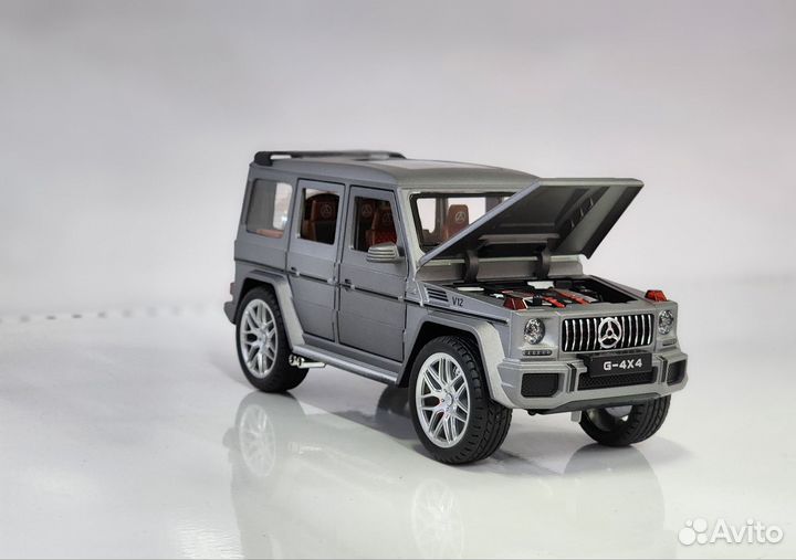 Машина Металлическая со светом и звуком