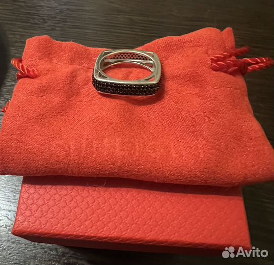 Серебряное кольцо квадратное