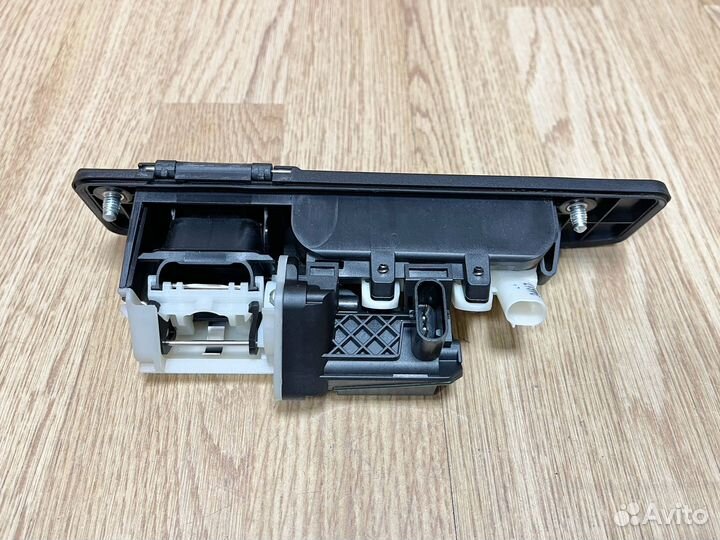 Pучка открывания крышки бaгажника Меrсedеs W166