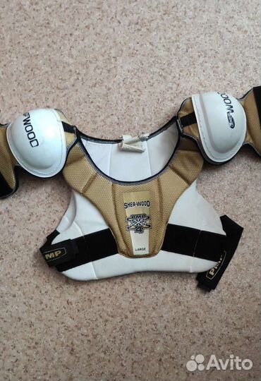 Нагрудник хоккейный