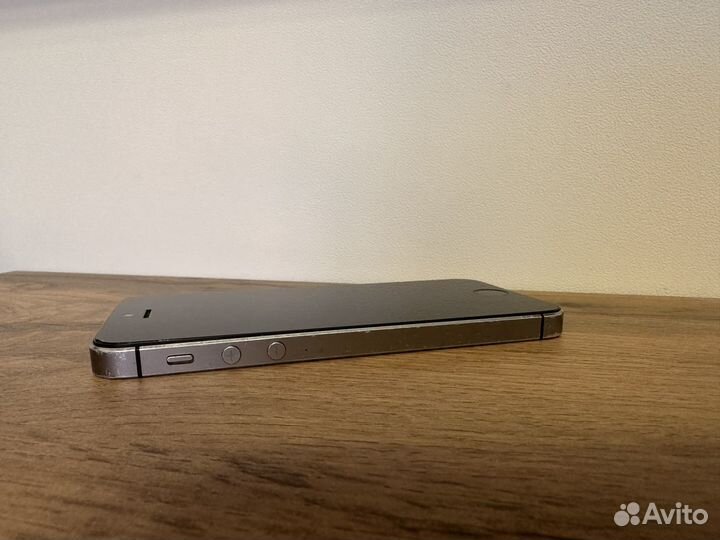 iPhone 5S, 64 ГБ