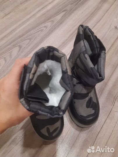 Продам детские демисезонные сапожки