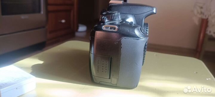 Кенон 1000d+ два объектива