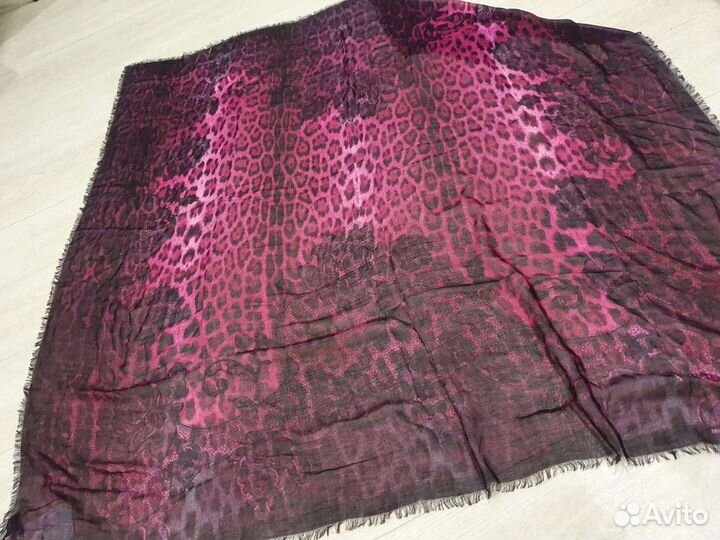 Платок и шарф Roberto Cavalli