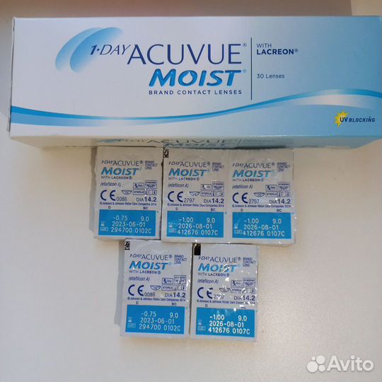 Линзы контактные acuvue moist - 1.0, R 9.0