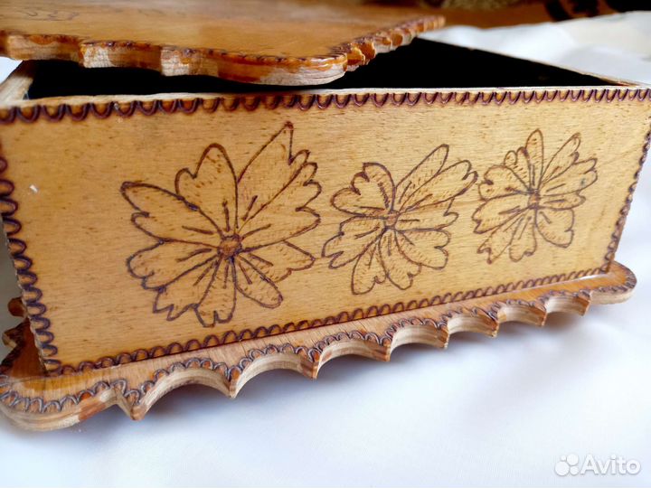 Шкатулка деревянная