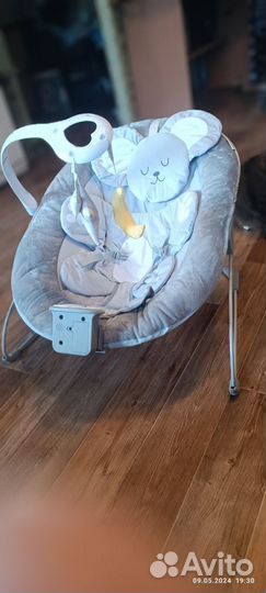 Шезлонг для новорожденных бу