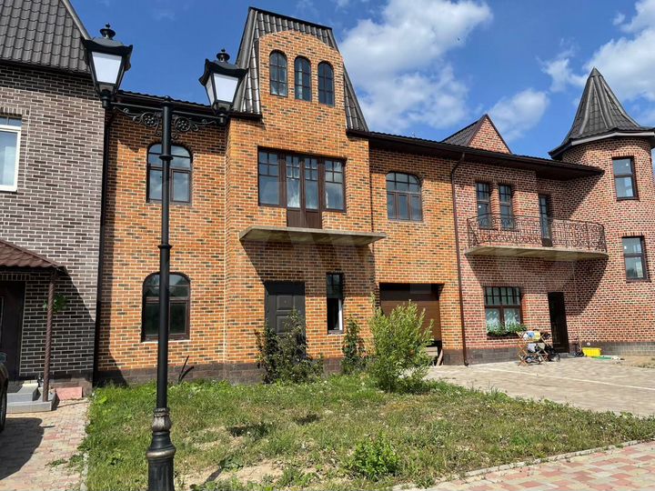 Таунхаус 238 м² на участке 4,6 сот.