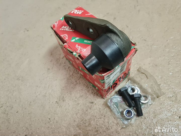 Шаровая опора правая Audi 80 B3 без гур