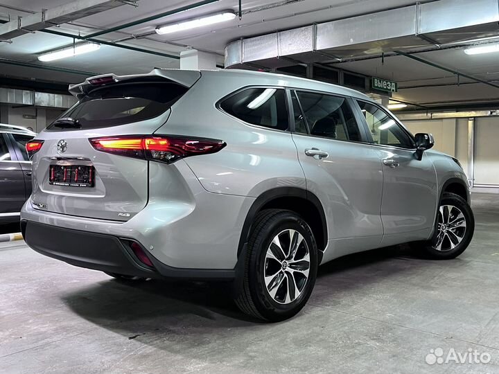Toyota Highlander 2.4 AT, 2023, 16 км