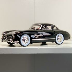 Модель авто Mercedes-Benz 300SL 1:24