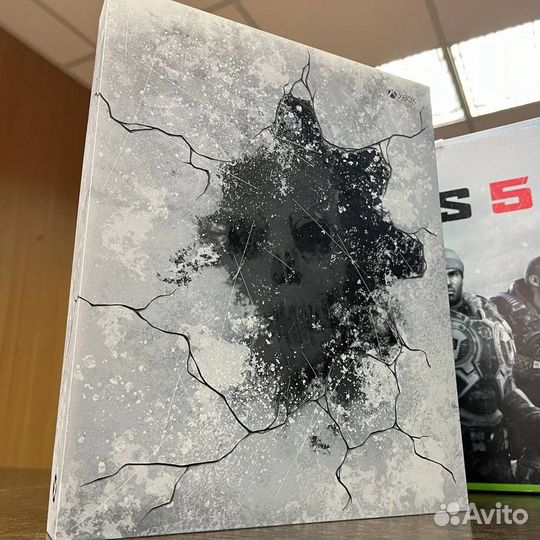 Xbox One X 1000gb Gears 5 Limited + более 70 игр