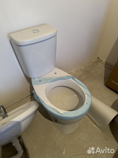 Унитаз с бачком новый