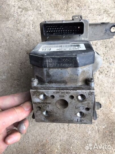 Блок ABS на Хюндай Сонату-5