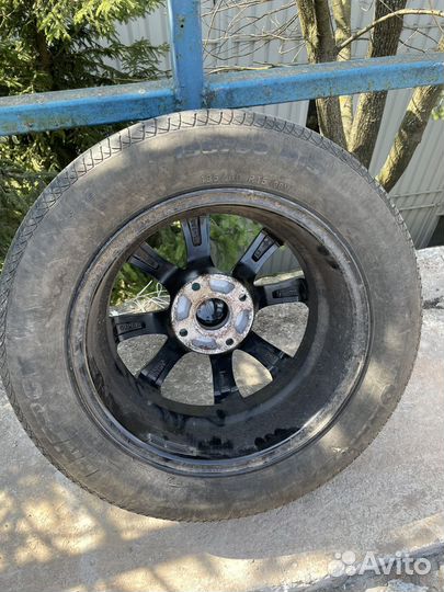 Литой диск с резиной 195/60 R15