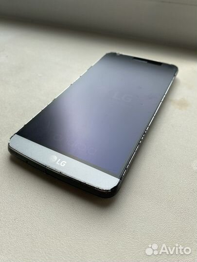 Телефон LG