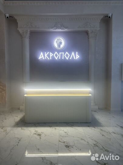 Администратор гостиницы отеля