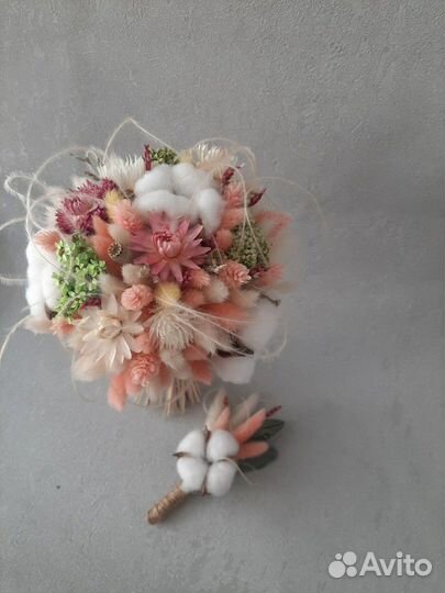 Букет невесты с бутаньеркой