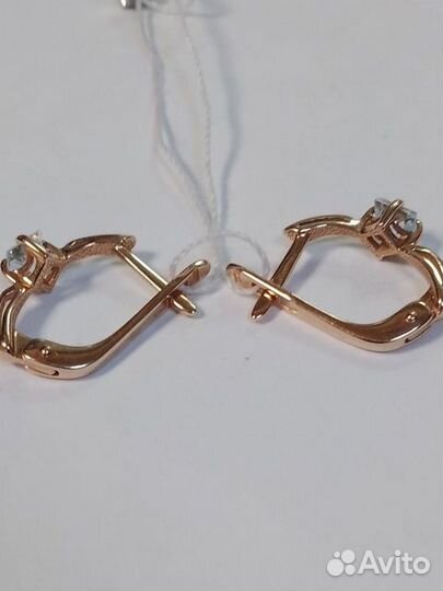 Серьги с синтетическим камнем Золото