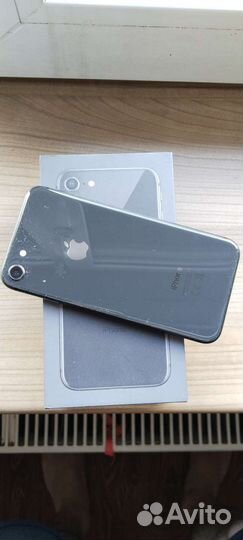 Телефон iPhone 8 64 gb